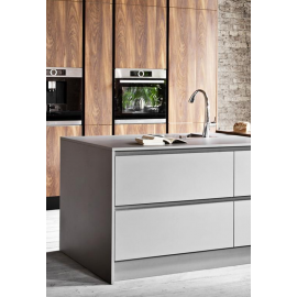 PEKA 28.0302.05.C  LISTWA KORYTKOWA poj. pion. L-5000 czarna